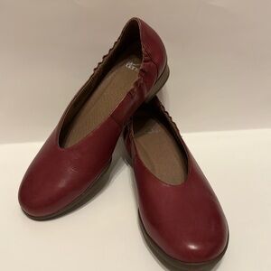 Dansko Women's Red Flats Size 37